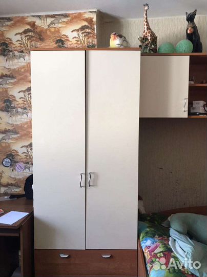 Двухъярусная кровать