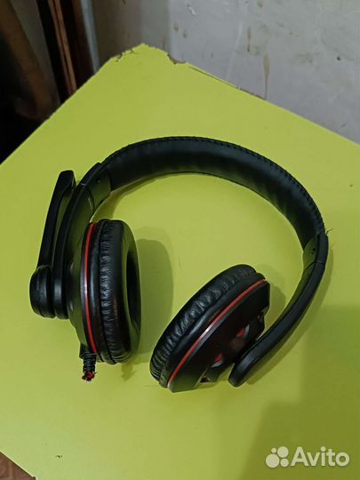 Проводные наушники