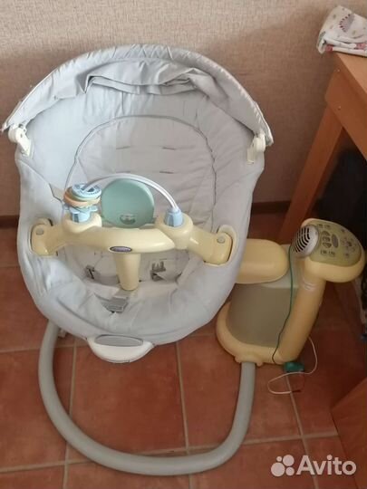 Качели-шезлонг. Укачивающий центр. Graco