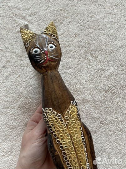 Статуэтка кошка