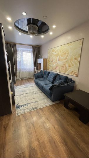 2-к. квартира, 52 м², 1/17 эт.