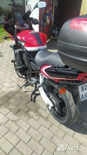 Yamaha fzs600