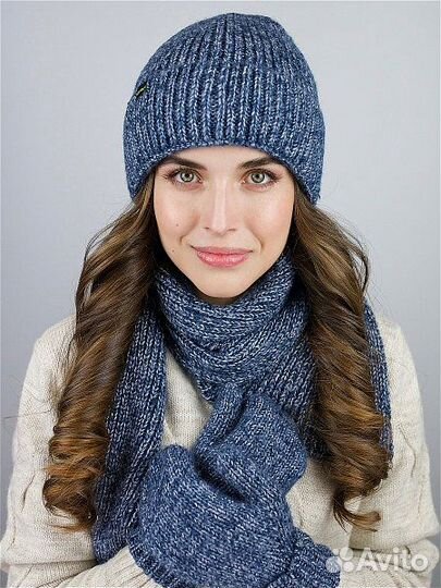 Зимний комплект(шапка, варежки,шарф), новый