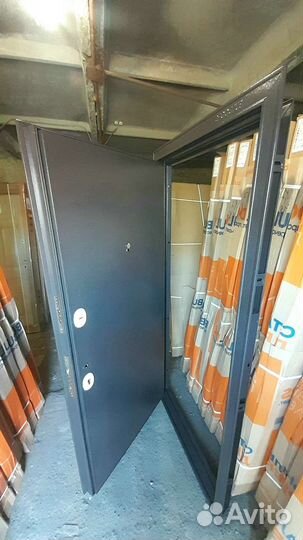 Дверь входная морозостойкая в дом