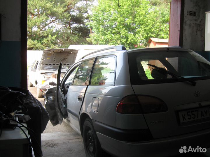 Запчасти тойота авенсис 2001г универсал