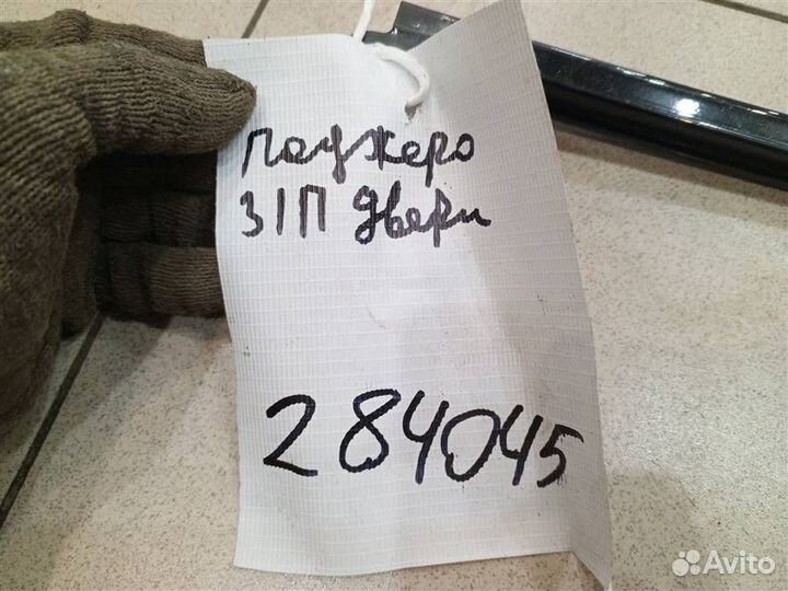 Направляющая стекла двери задней правой Mitsubish