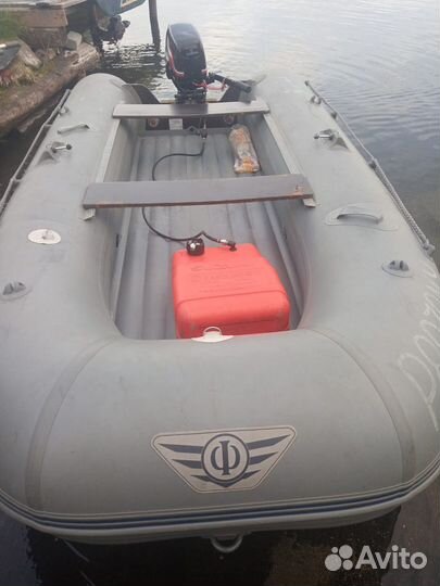 Лодка с мотором