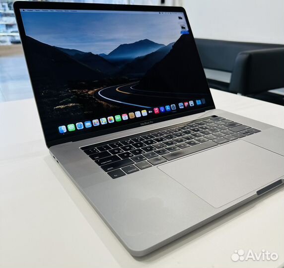 MacBook Pro 15 2017 i7/16/500