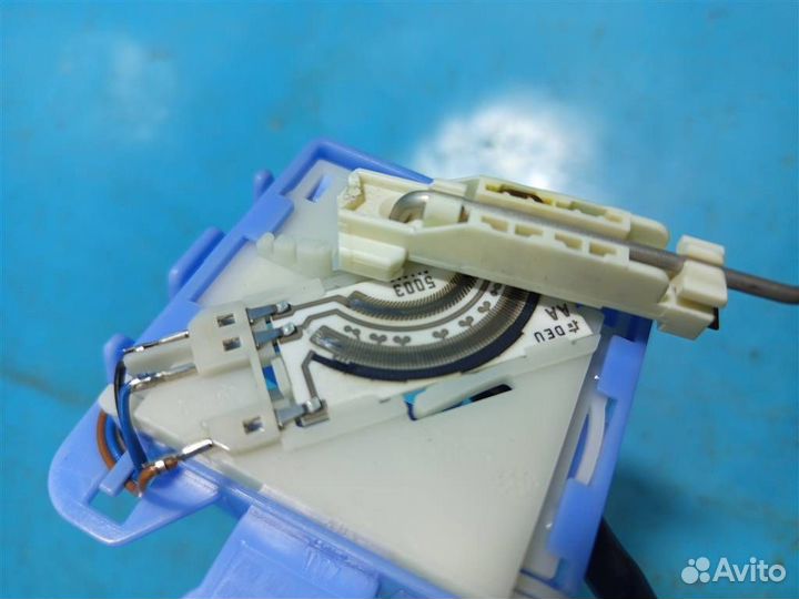 Датчик уровня топлива в баке VW Touareg NF (2011