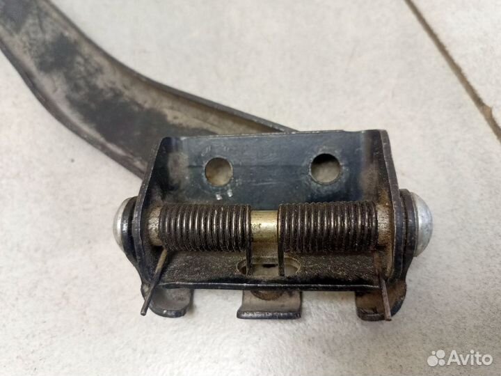 Ролик сдвижной двери