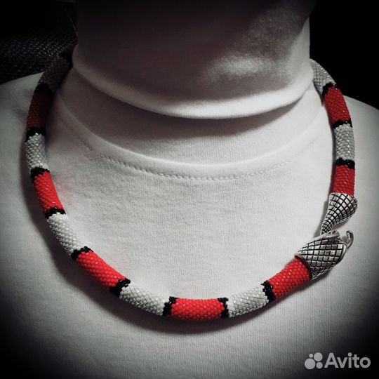 Колье жгут из бисера