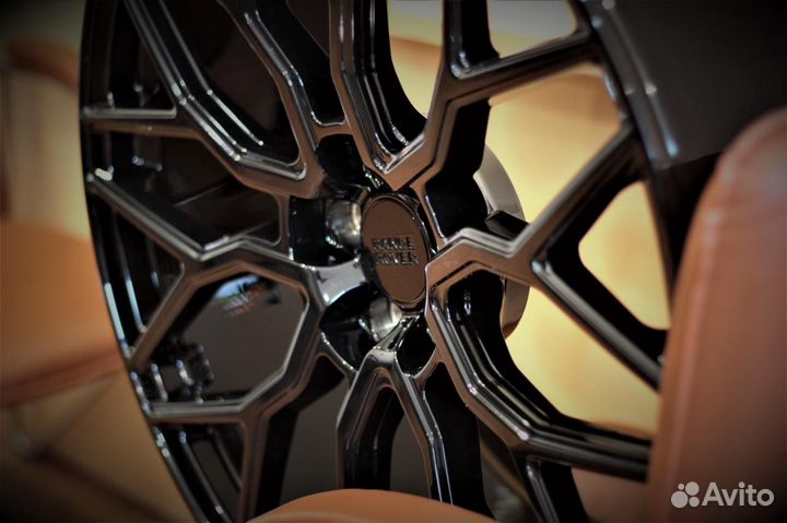 Кованые диски GT Forged R22 на Range Rover Vogue