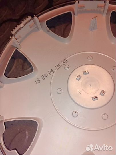 Ниссан примера.Колпак на колесо r 16