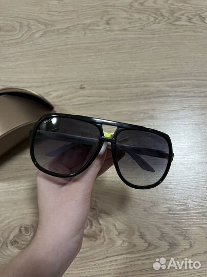 Солнечные очки gucci