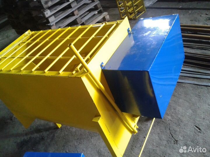 Бетоносмеситель принудительного действия