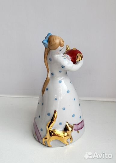 Статуэтка девушка С чайником, завод Дулево