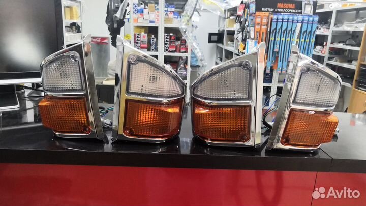 Указатель поворота Toyota Land Cruser 70 J7