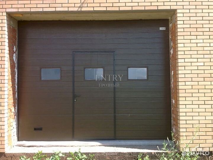 Секционные ворота