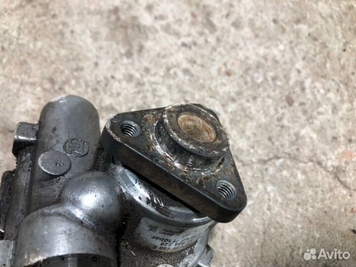 Насос гидроусилителя руля Audi A8 D3 6.0W12BTH