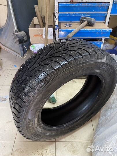 Hankook Winter I'Pike 215/65 R17 98T