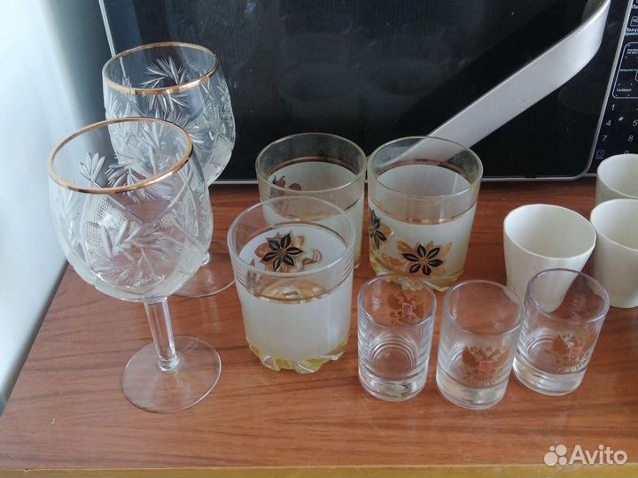 Бокалы, стаканы, чашки