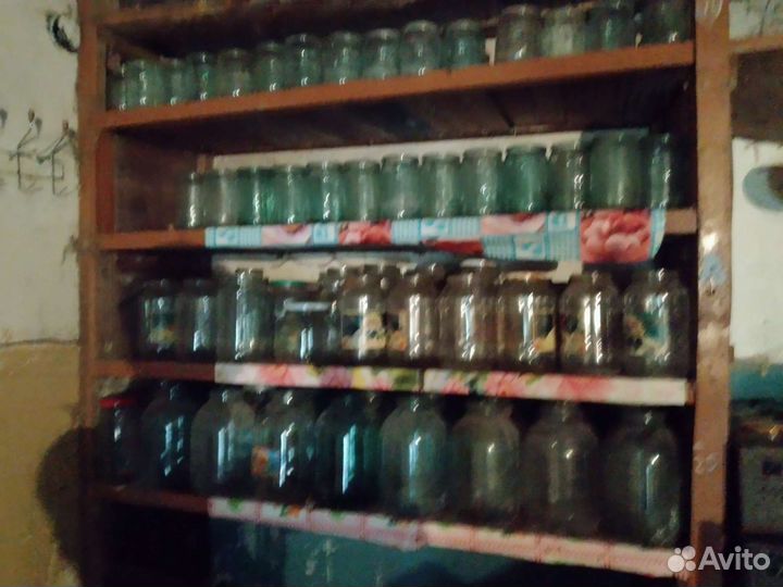 Бутыли и банки