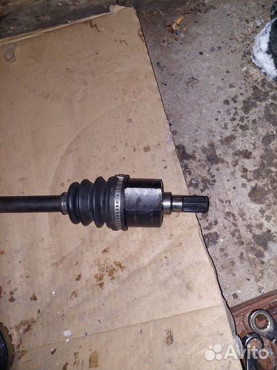 Привод левый Renault Fluence Megan 1.6 бензин