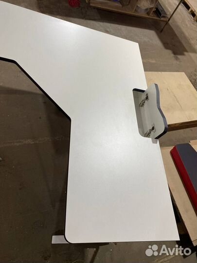 Стол компьютерный угловой