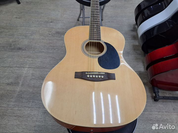Гитара акустическая с металлическими струнами
