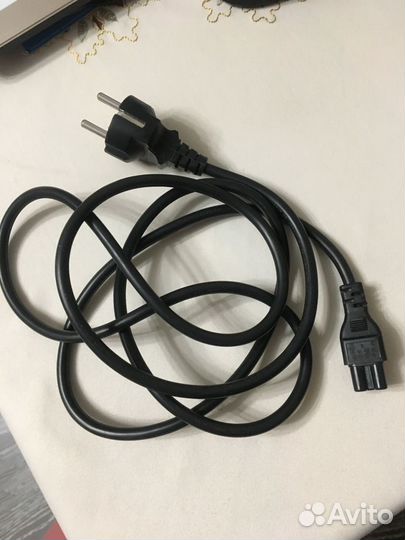 Кабель питания для ноутбука