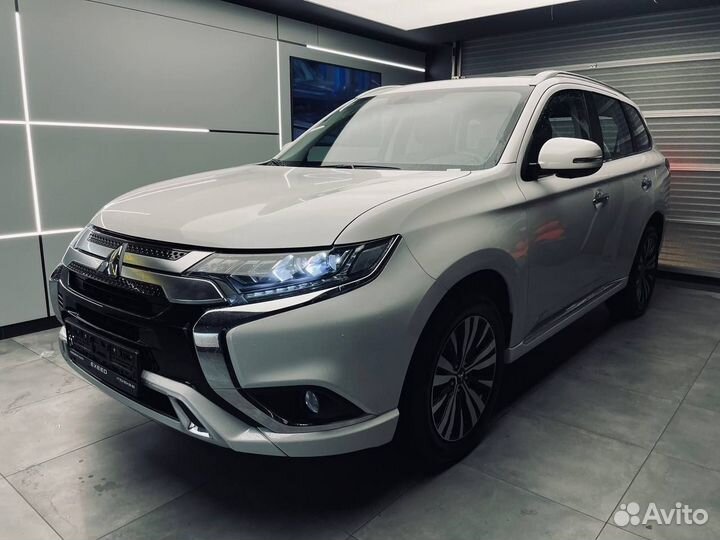 Mitsubishi Outlander 2.4 CVT, 2022, 16 км