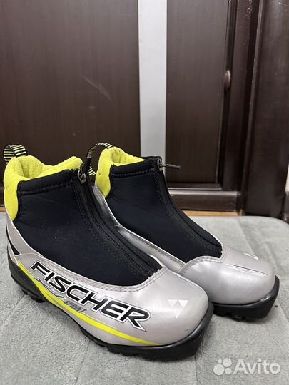 Лыжные ботинки fischer 34 р