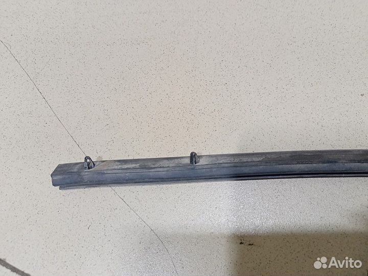 Уплотнитель капота Qashqai (J10) 2006-2014