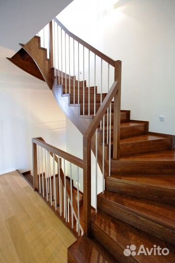 Ступени для лестниц и другие комплектующие О