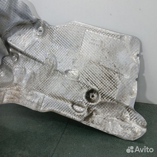 Тепловой экран передний левый Mercedes-Benz S W221