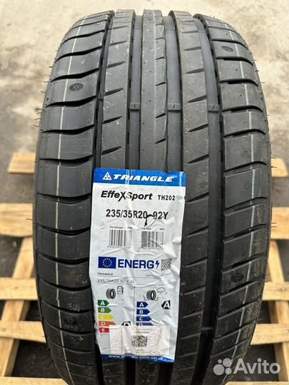 Triangle EffeXSport TH202 235/35 R20 92Y