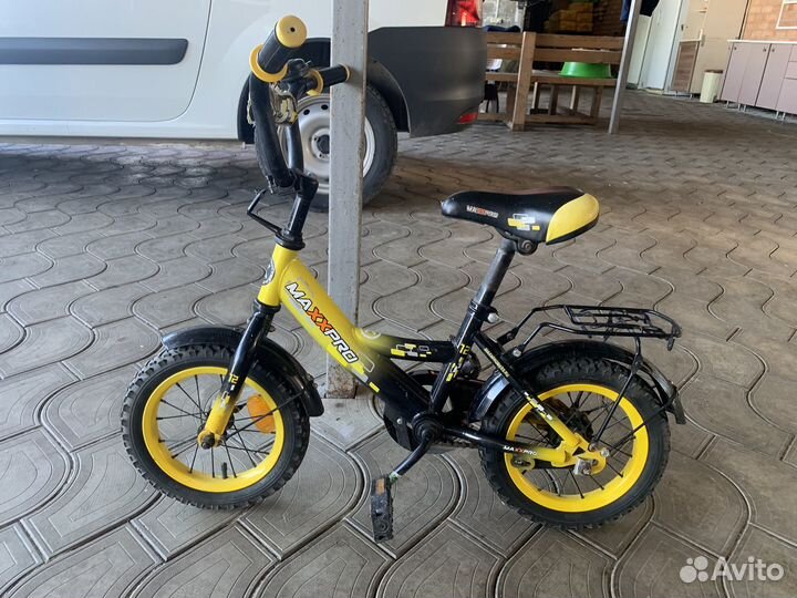 Детский трехколесный велосипед