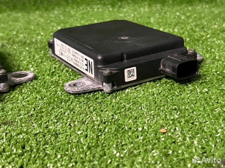 Датчик слепых зон Lexus Nx AGZ10 8AR-FTS 2017