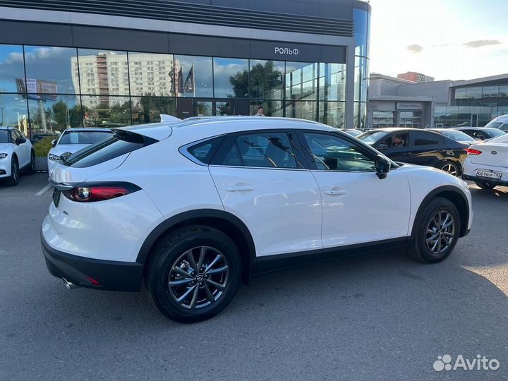 Mazda CX-4, 2022