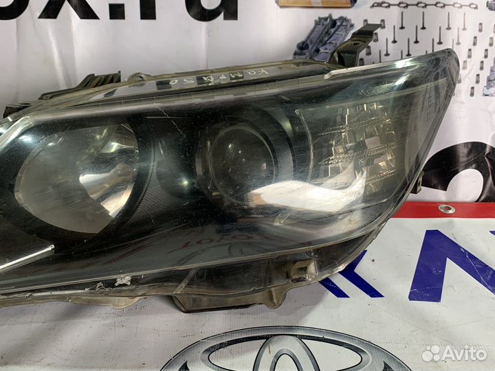 Левая фара Toyota Camry V50