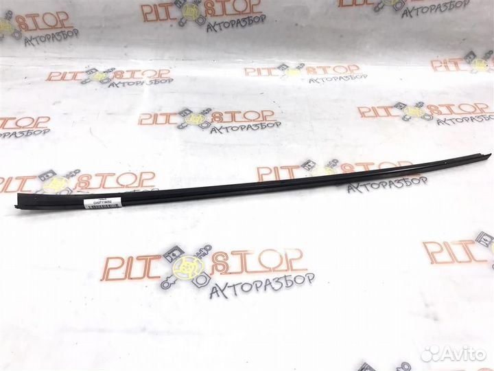 Молдинг лобового стекла левый Porsche Cayenne 9PA