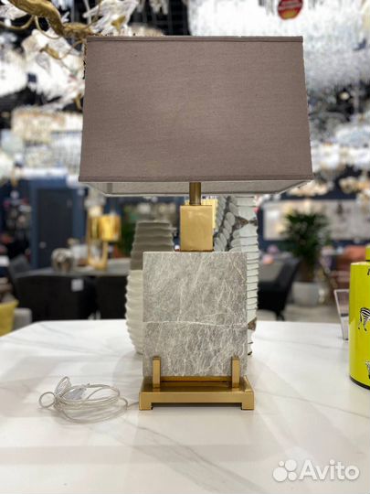 Настольная лампа