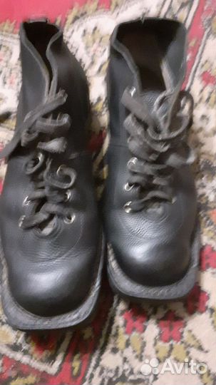 Лыжные ботинки