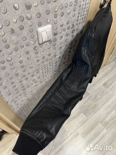 Кожаная куртка мужская 46 размер Zara