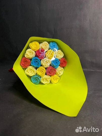 Букет - 19 Роз из Белого, Бельгийского Шоколада