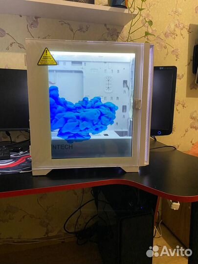 Корпус со встроенным дисплеем