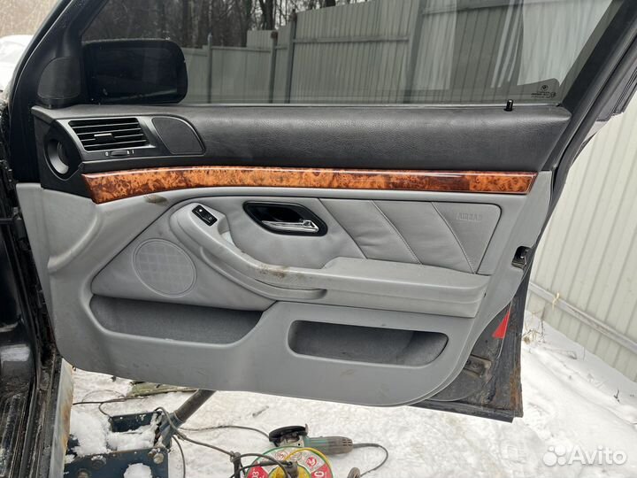 Дверные карты на bmw e39