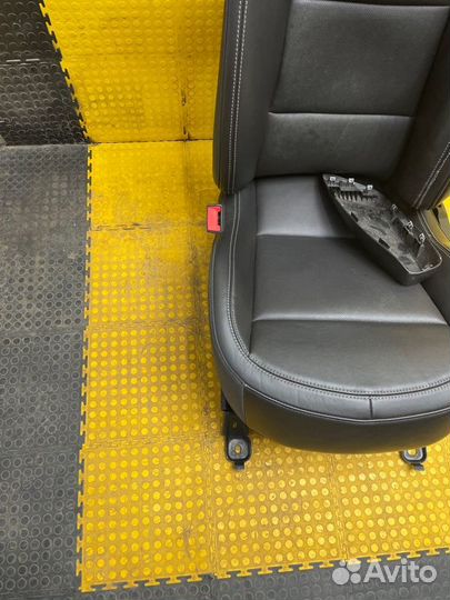 Сидение правое Chevrolet Corvette LT1 2014