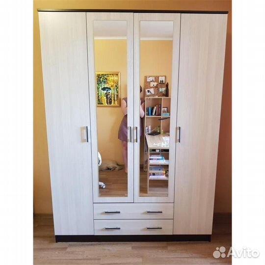 Шкаф
