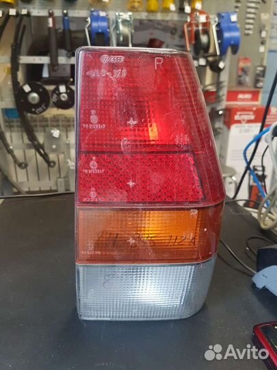 Фонарь задний Volkswagen Polo 2 правый 871945112A